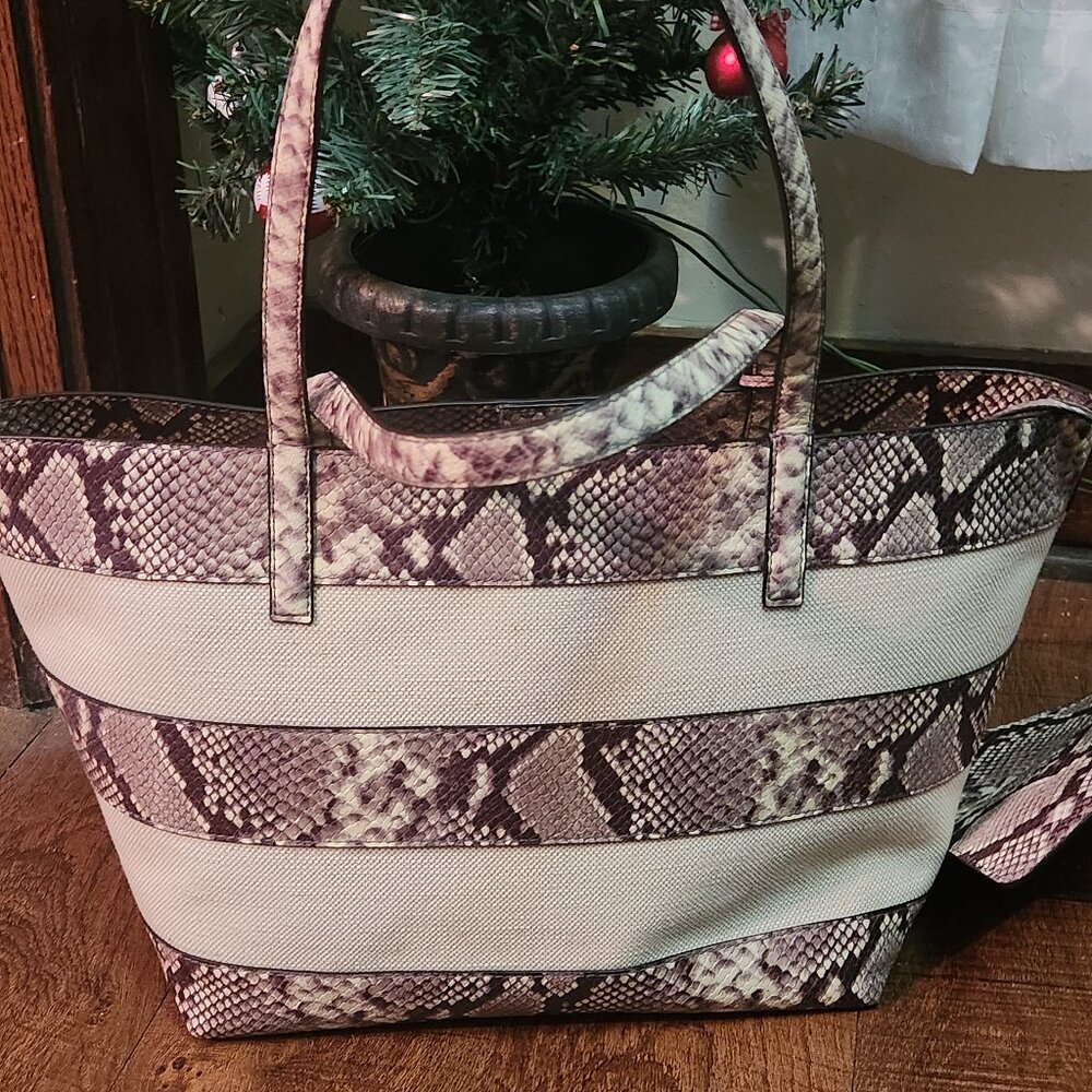 SAVED for : firstdownkicks Snake Print Michael kors  Tote with Wrist-let/Pouch - Picture 5 of 14